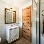 Medanni - Boutique House In Nature With Pool Lejlighed Izola
