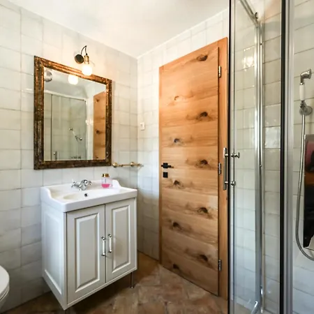 Medanni - Boutique House In Nature With Pool 公寓 伊佐拉