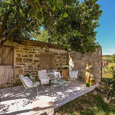 Medanni - Boutique House In Nature With Pool Apartma *