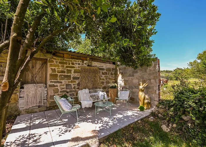 Medanni - Boutique House In Nature With Pool Lägenhet *